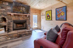 Interior - Restful Getaways to Logan, Ohio, in this Fully-Equipped Log Cabin with Fireplace and Hot Tub (Logan)