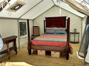 1 bedroom, bed sheets