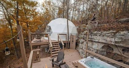 Elegant Family-Friendly Dome with Outdoor Shower, Jacuzzi and Views in Tennessee