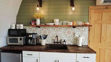 Réfrigérateur, cafetiÚre/bouilloire