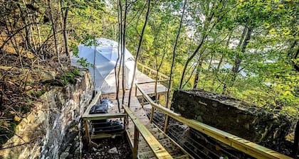 Elegant Family-Friendly Dome with Outdoor Shower, Jacuzzi and Views in Tennessee