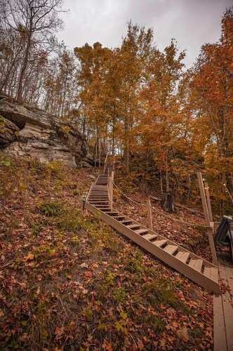 Off-Grid Dome with Private Hot-Tub and Spectacular Sunrise Views in Tennessee