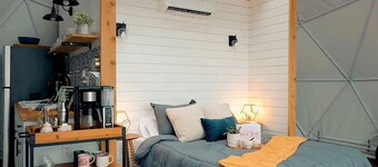 Off-Grid Dome with Private Hot-Tub and Spectacular Sunrise Views in Tennessee