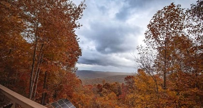 Off-Grid Dome with Private Hot-Tub and Spectacular Sunrise Views in Tennessee