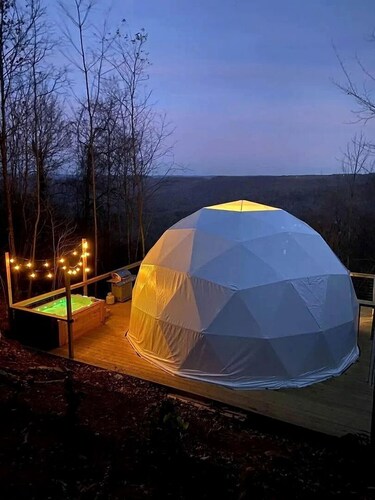 Off-Grid Dome with Private Hot-Tub and Spectacular Sunrise Views in Tennessee
