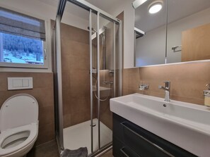 تجهيزات دش، مجففات شعر، مناشف