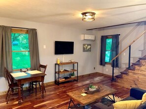 Dining - Cozy Cabin Rental on Sacred Land Ideal for Glamping in Kansas (Tonganoxie)