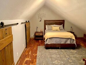 1 slaapkamer, een strijkplank/strijkijzer, wifi, beddengoed