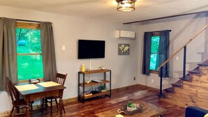 Unclassified image, 3 of 22, button - Cozy Cabin Rental on Sacred Land Ideal for Glamping in Kansas (Tonganoxie)