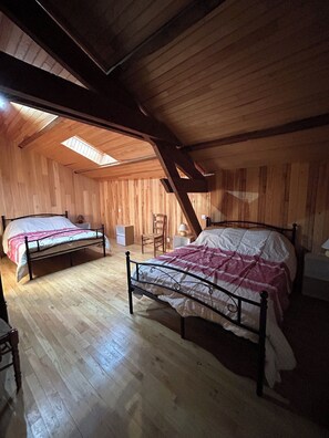 2 bedrooms, iron/ironing board, WiFi - Gîte in the heart of the forest (Saint-Vincent-de-Connezac)