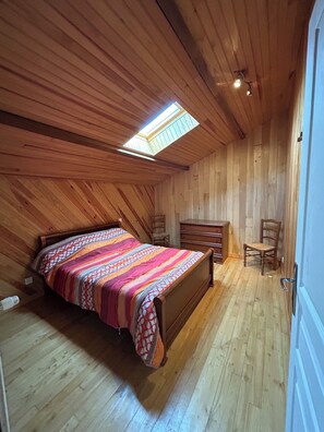 2 bedrooms, iron/ironing board, WiFi - Gîte in the heart of the forest (Saint-Vincent-de-Connezac)