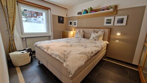 1 bedroom, free WiFi, bed sheets