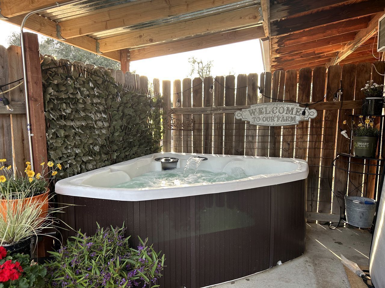Outdoor spa tub