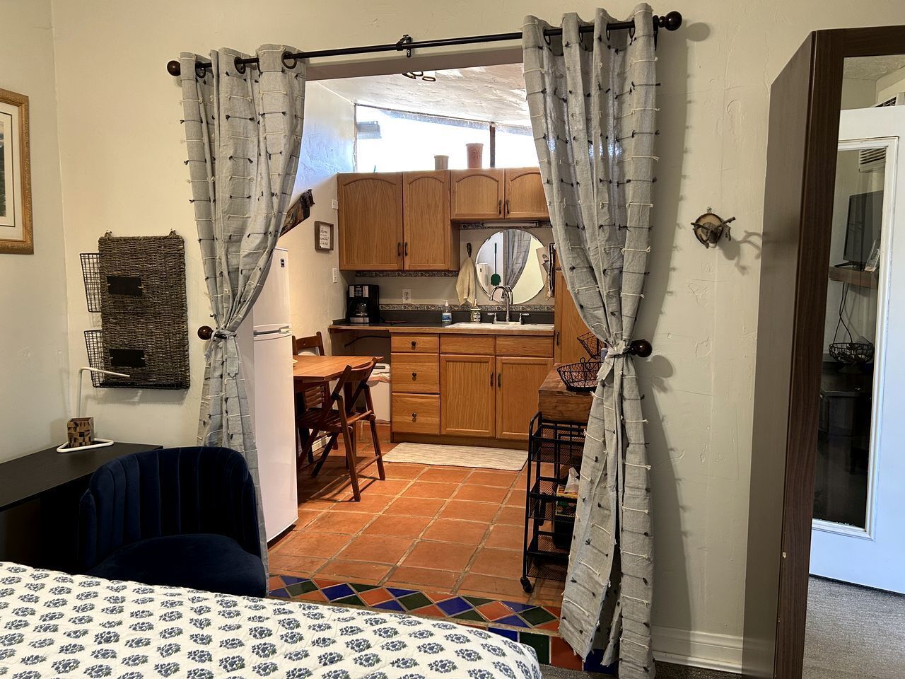 1 bedroom, desk, iron/ironing board, WiFi