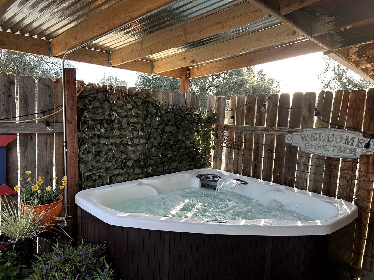Outdoor spa tub