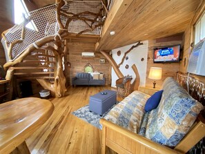 TV - Luxury Cabin Getaway Perfectly Nestled near the Guadalupe River in New Braunfels, Texas (New Braunfels)