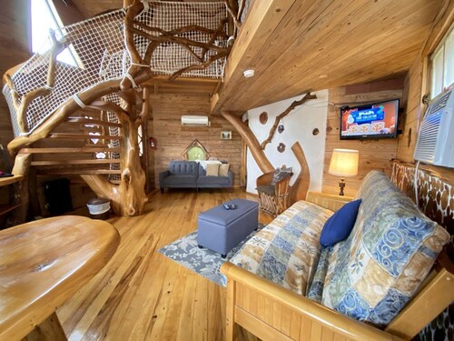 Luxury Cabin Getaway Perfectly Nestled near the Guadalupe River in New Braunfels, Texas