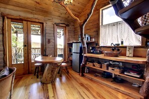 Frigorífic, microones, cafetera i tetera i torradora