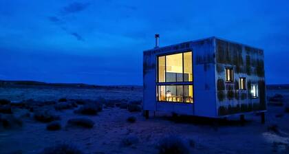 Modern Cubed Cabin Accommodation for a Getaway near the Grand Canyon, Arizona