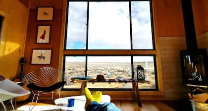 Modern Cubed Cabin Accommodation for a Getaway near the Grand Canyon, Arizona