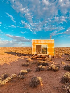 Exterior - Modern Cubed Cabin Accommodation for a Getaway near the Grand Canyon, Arizona (Page)
