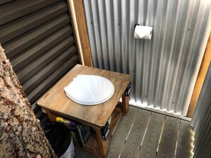 Toilet paper - Off-Grid yet Modern Tree House in the Sangre de Cristo Mountains, Colorado (Fort Garland)