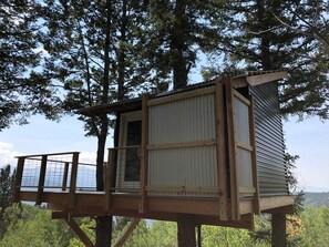 Exterior - Off-Grid yet Modern Tree House in the Sangre de Cristo Mountains, Colorado (Fort Garland)