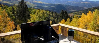 Off-Grid yet Modern Tree House in the Sangre de Cristo Mountains, Colorado