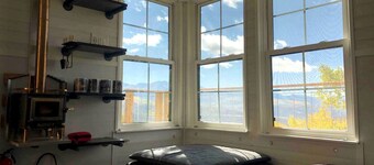 Off-Grid yet Modern Tree House in the Sangre de Cristo Mountains, Colorado