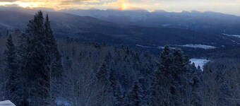 Off-Grid yet Modern Tree House in the Sangre de Cristo Mountains, Colorado