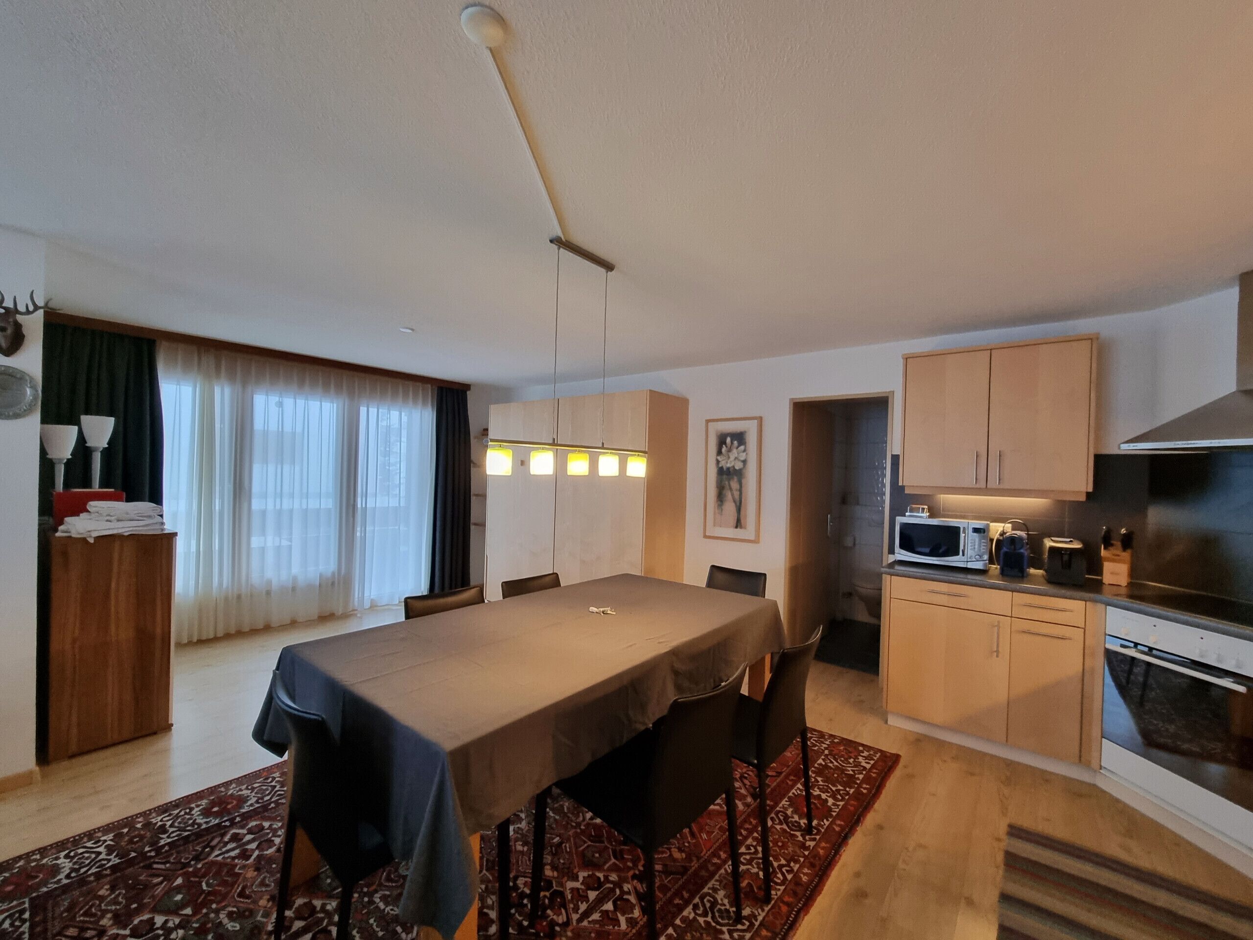 Fridge, oven, dishwasher, coffee/tea maker