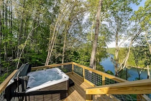 Bañera de hidromasaje al aire libre