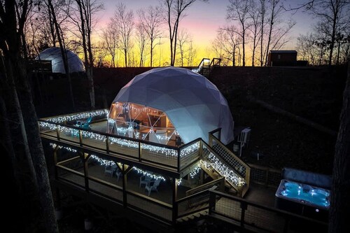 Lakefront Dome with Private Deck and Amazing Hiking Trails in Tennessee