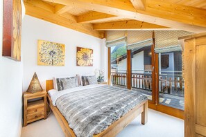4 bedrooms, free WiFi, bed sheets