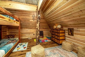 3 bedrooms, desk, iron/ironing board, travel cot