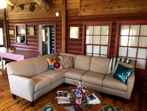 TV, fireplace, DVD player - Peaceful Bandera Accommodation Perfect for Texas Hill Country Getaways (Bandera)