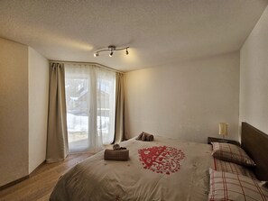 3 bedrooms, free WiFi, bed sheets