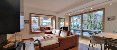 Télévision, cheminée