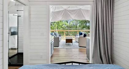 Fully-Equipped Lake Dome with Beautiful Interior and Exterior in Tennessee