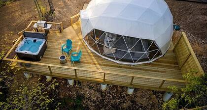 Fully-Equipped Lake Dome with Beautiful Interior and Exterior in Tennessee