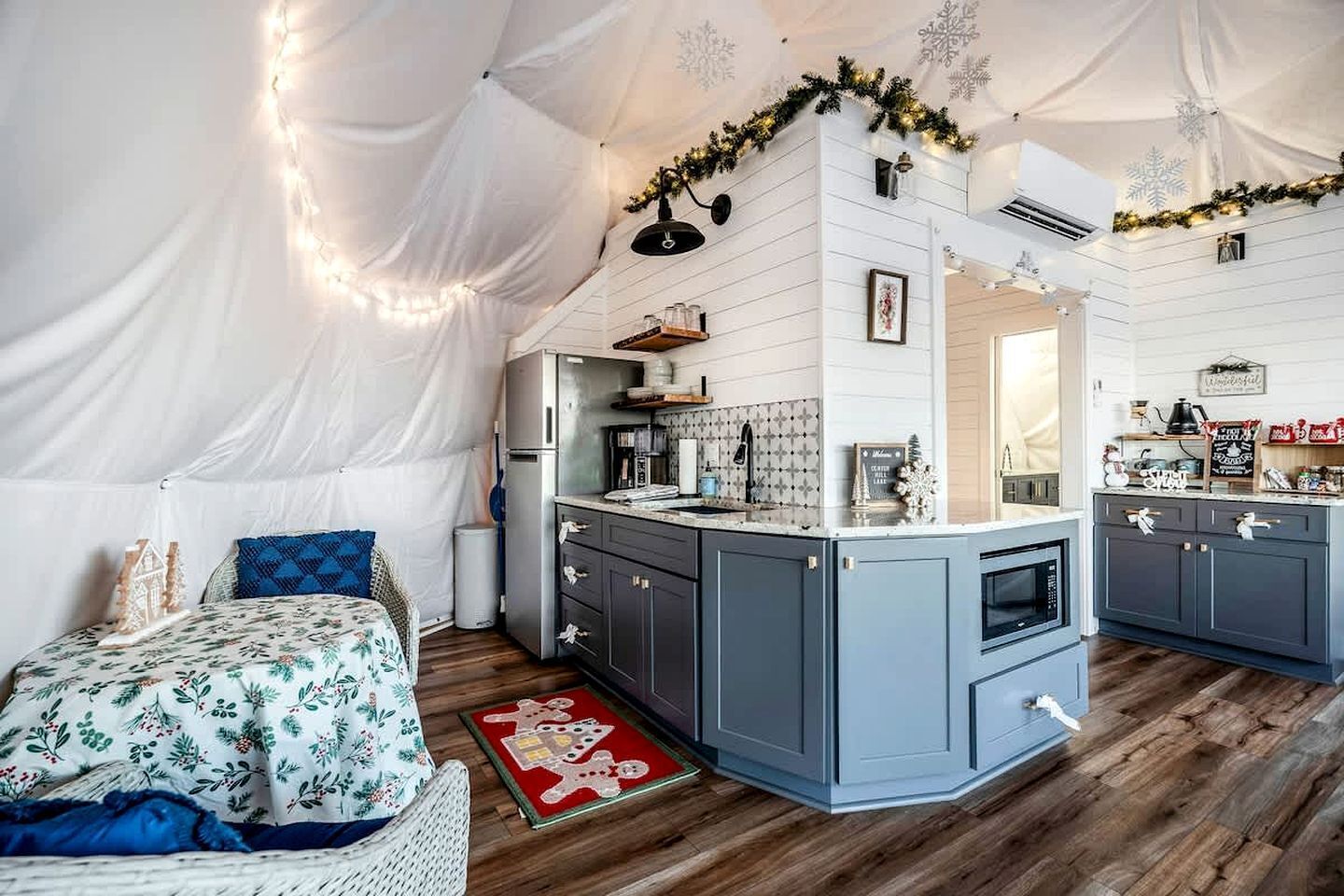 Réfrigérateur, cafetière/bouilloire