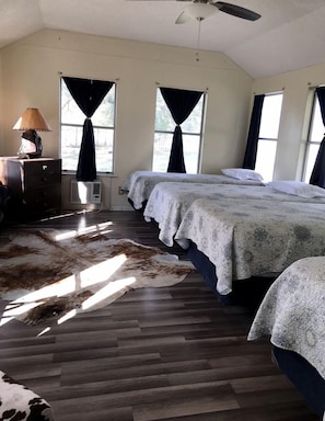 Room - Spacious Cottage Rental for Group Getaway on Ranch near Dallas, Texas (Weatherford)
