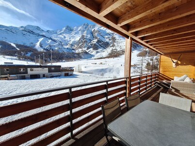 Haus Derby, ski-in, ski-out directly at the sports field