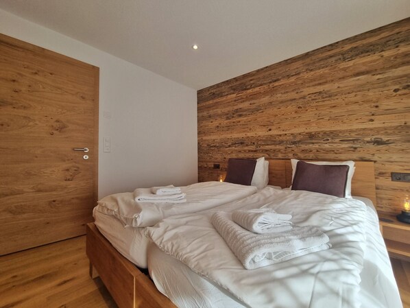 4 bedrooms, free WiFi, bed sheets