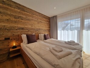 4 bedrooms, free WiFi, bed sheets