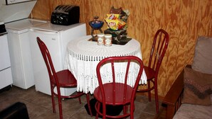 Dining - Double U Cowboy in Bandera, TX (Bandera)