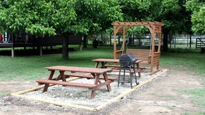 Outdoor dining - Double U Cowboy in Bandera, TX (Bandera)
