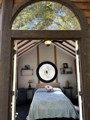 1 間睡房、床單
