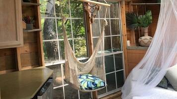 1 bedroom, desk, bed sheets