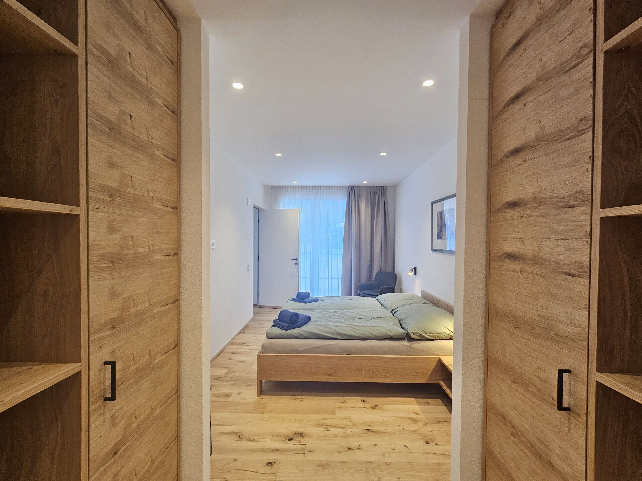 5 bedrooms, free WiFi, bed sheets